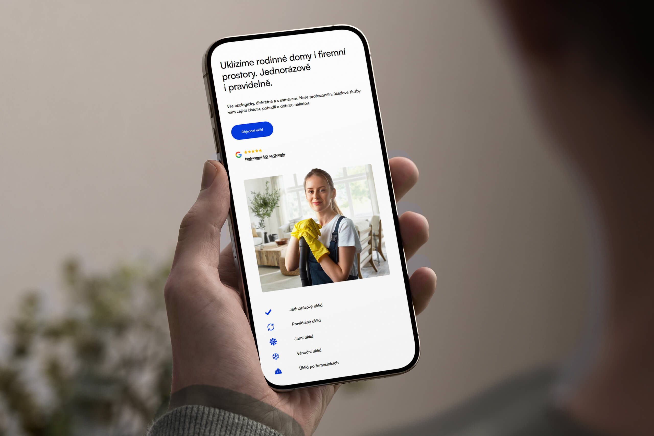 Firemní web úklidové služby 2tahy na mobilu